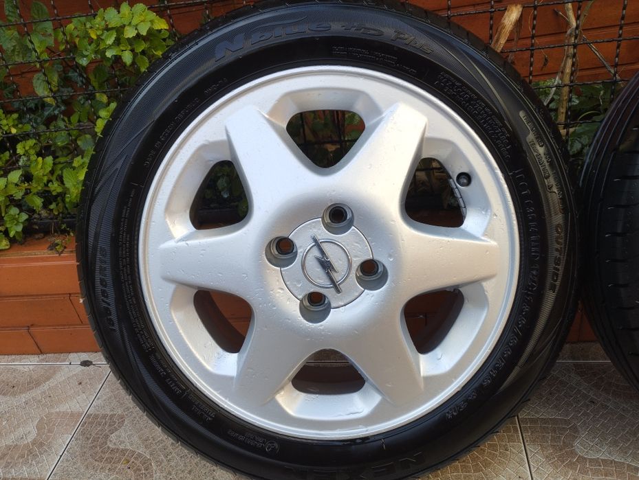 Jantes Opel 15" Originais + 4 Pneus Nexen 185/55 R15 Quase Novos