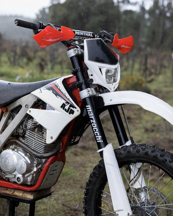 AJP PR4 200cc Enduro – 2014 – Matriculada