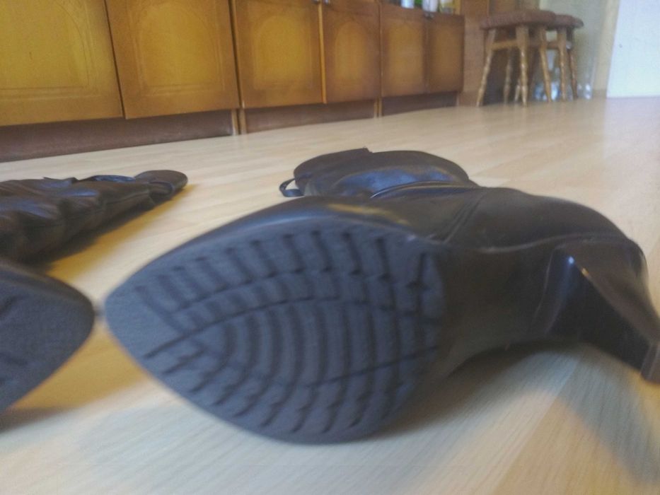 Продам женские зимние сапоги