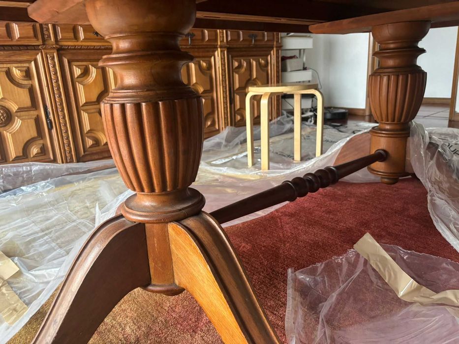 Mesa de Jantar Extensivel de Madeira e 9 Cadeiras (BOM remodelar DIY)