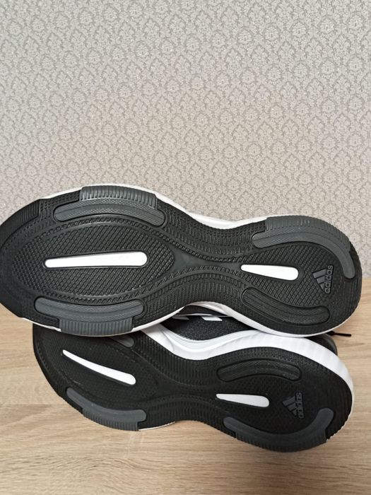 Кроссовки Adidas
