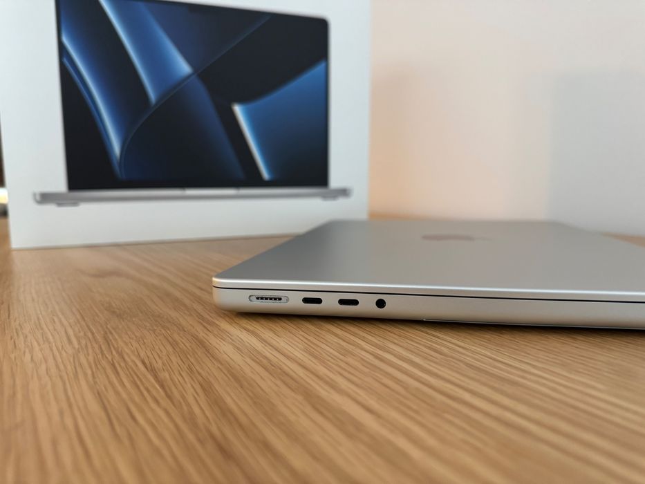 Apple MacBook Pro 14" - M2 Pro - 16GB RAM/512GB SSD - com Garantia!