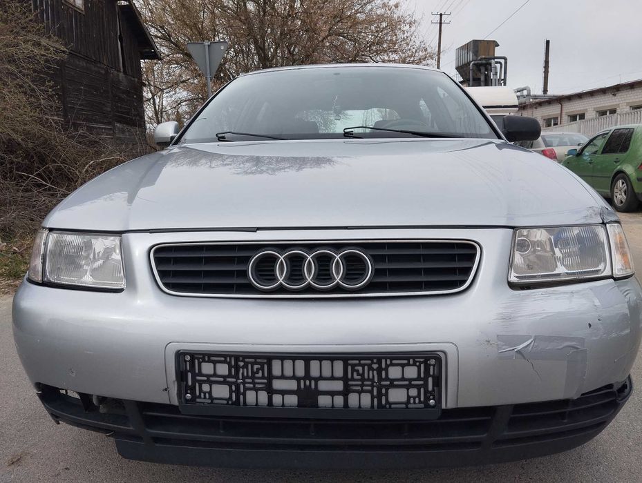 Audi A3 1.6i 3D 8L 2002r. Zderzak przedni.