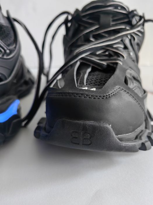 Balenciaga track led