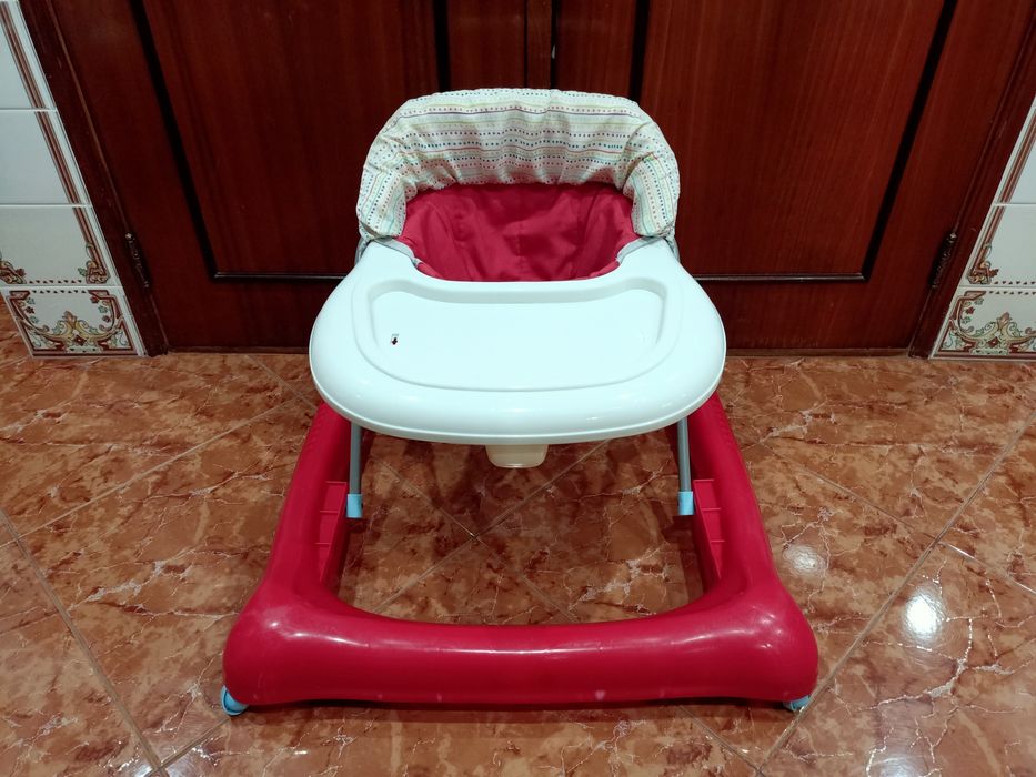 Andarilho andador para bebé.