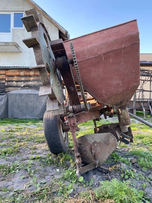 Картоплесаджалка