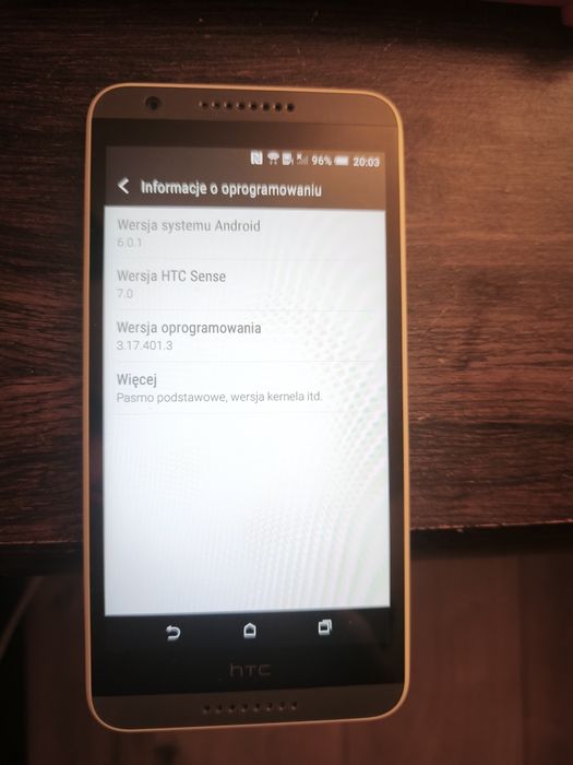 Telefon HTC Desire 820 używany.