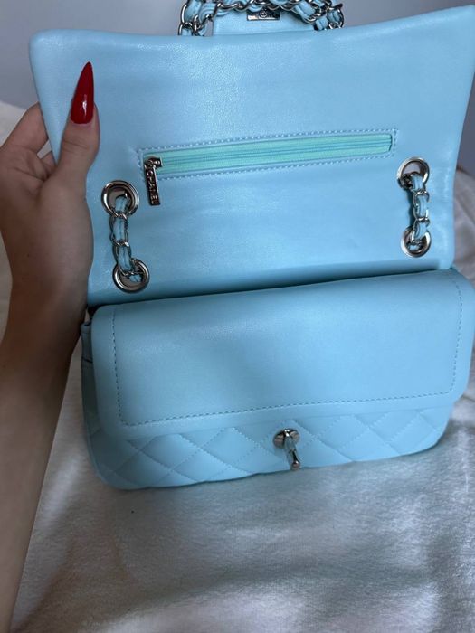 Przepiękna torebka w kolorze tifanny blue Chanel