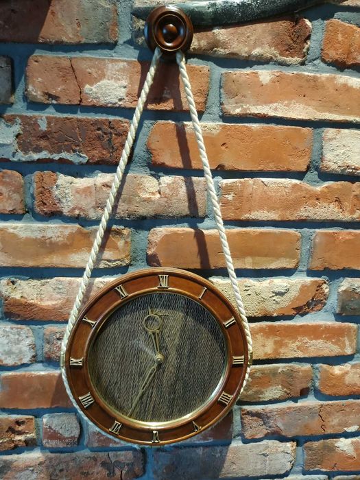 Stary zegar wiszący