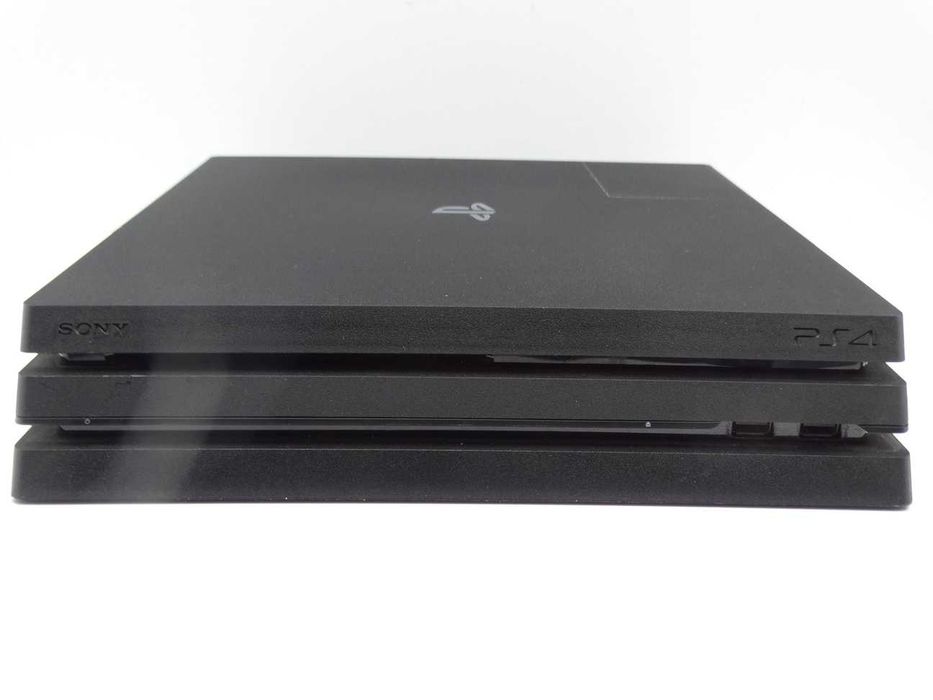 Konsola PlayStation 4 PRO PS4 PRO 1TB czarna Pad CUH-7216B