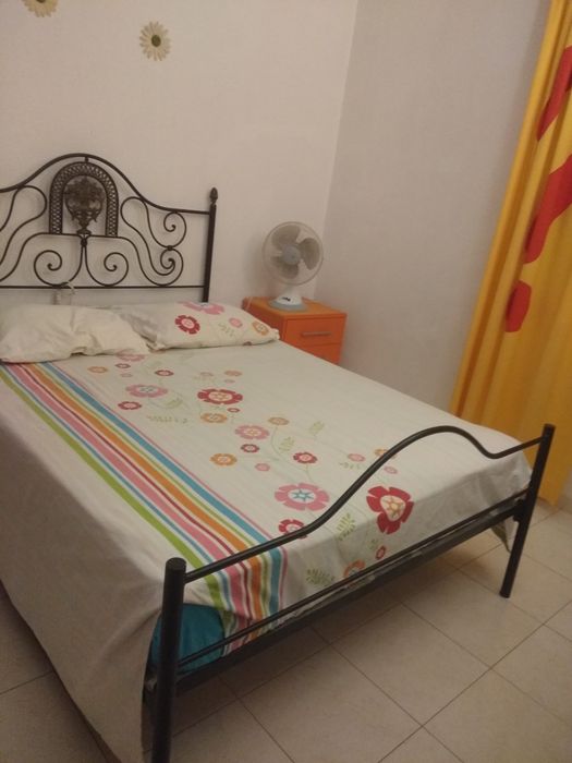 Cama de casal em ferro