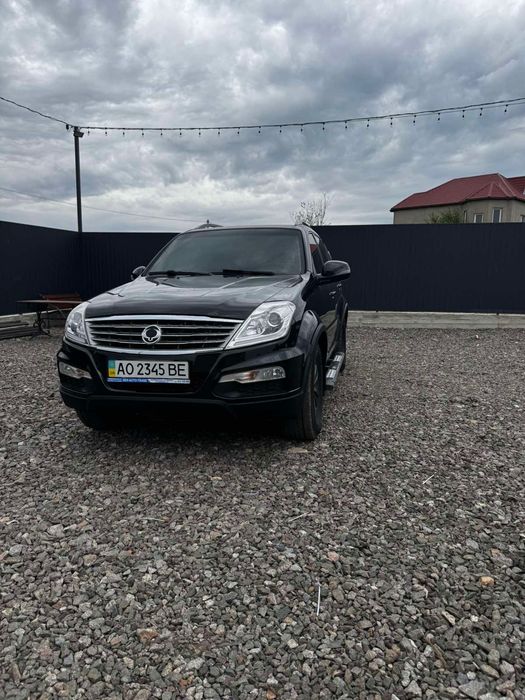 Автомобиль SsangYoug Rexton