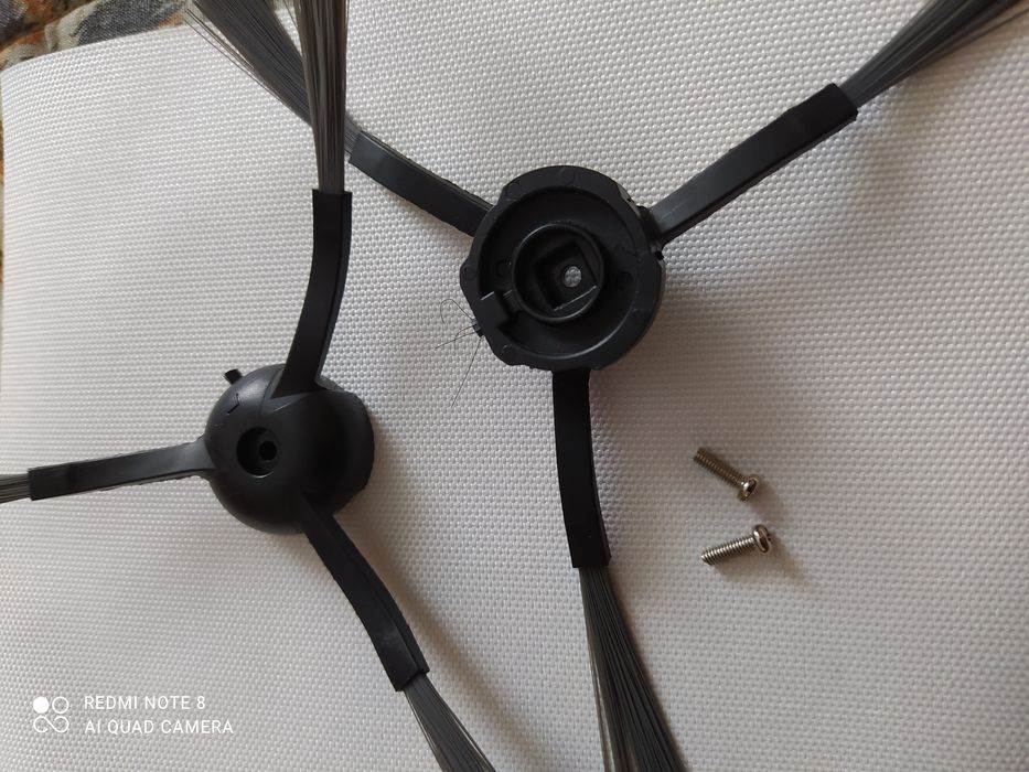 Щітки для робота пилосмока