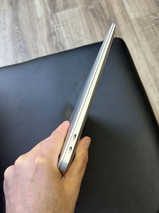 MacBook Air M1 8/256 На запчасти (Блокировка iCloud)
