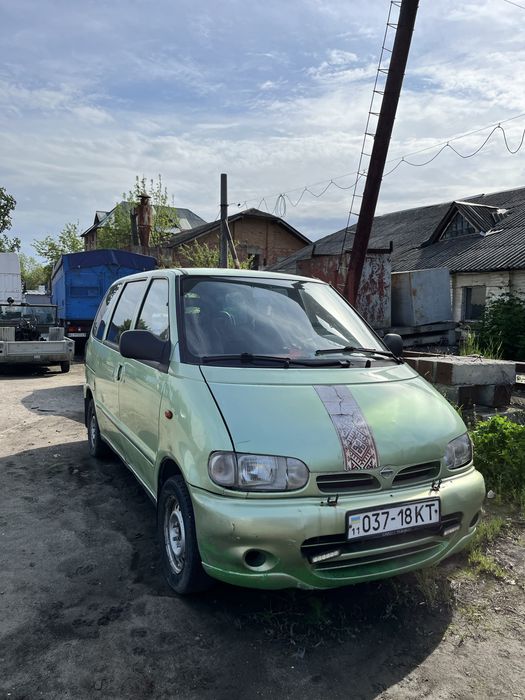 Продам Nissan serena