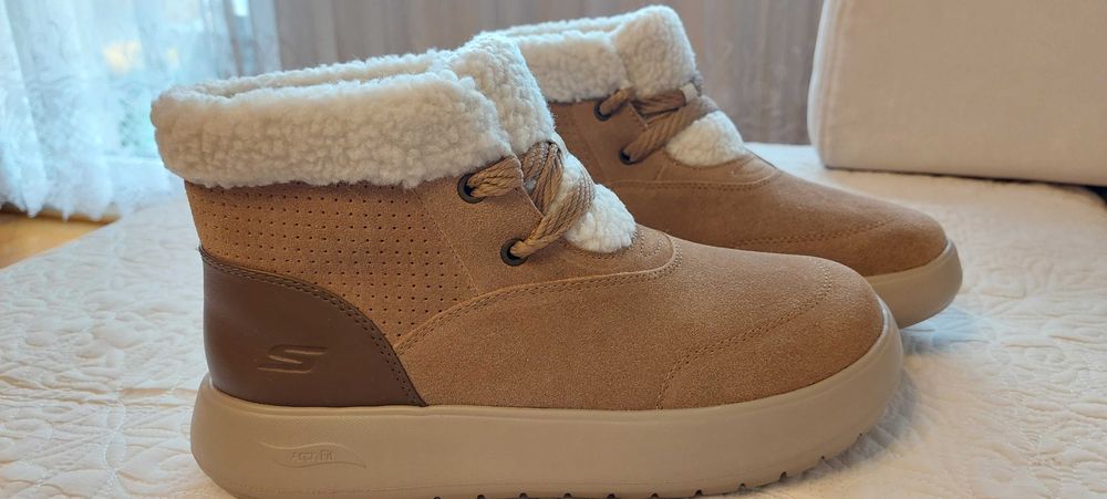 Nowe z metkami oryginalne buty zimowe Skechers rozmiar 38