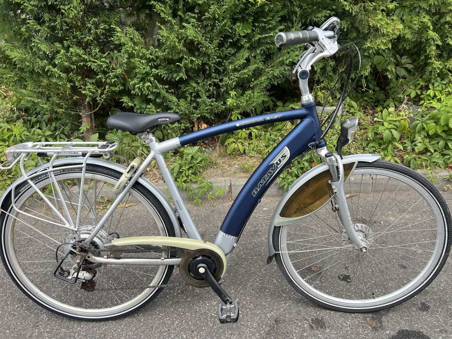 Ładny rower elektryczny BATAVUS PADOVA z baterią w ramie ION /A