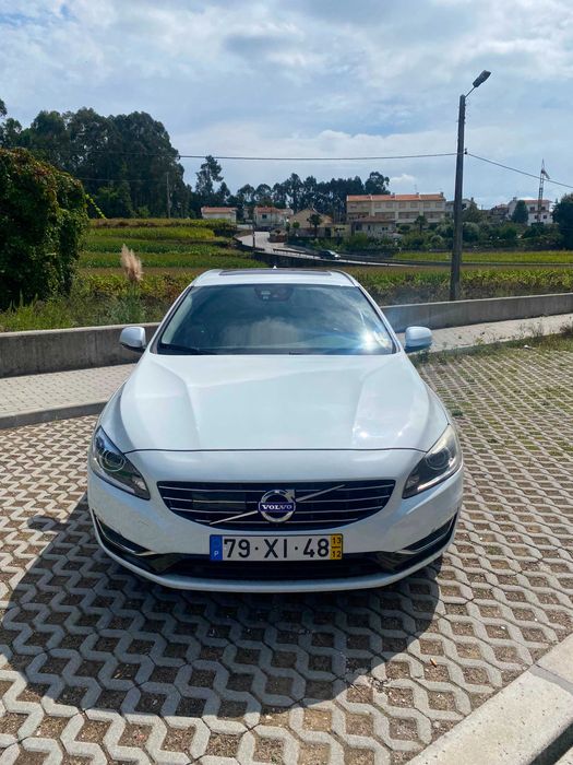Volvo V60 Plug-In Hybrid Summum D6 AWD