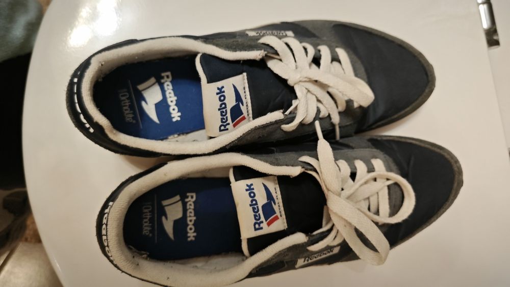 Buty sportowe Reebok miękkie granatowo-białe rozmiar 43