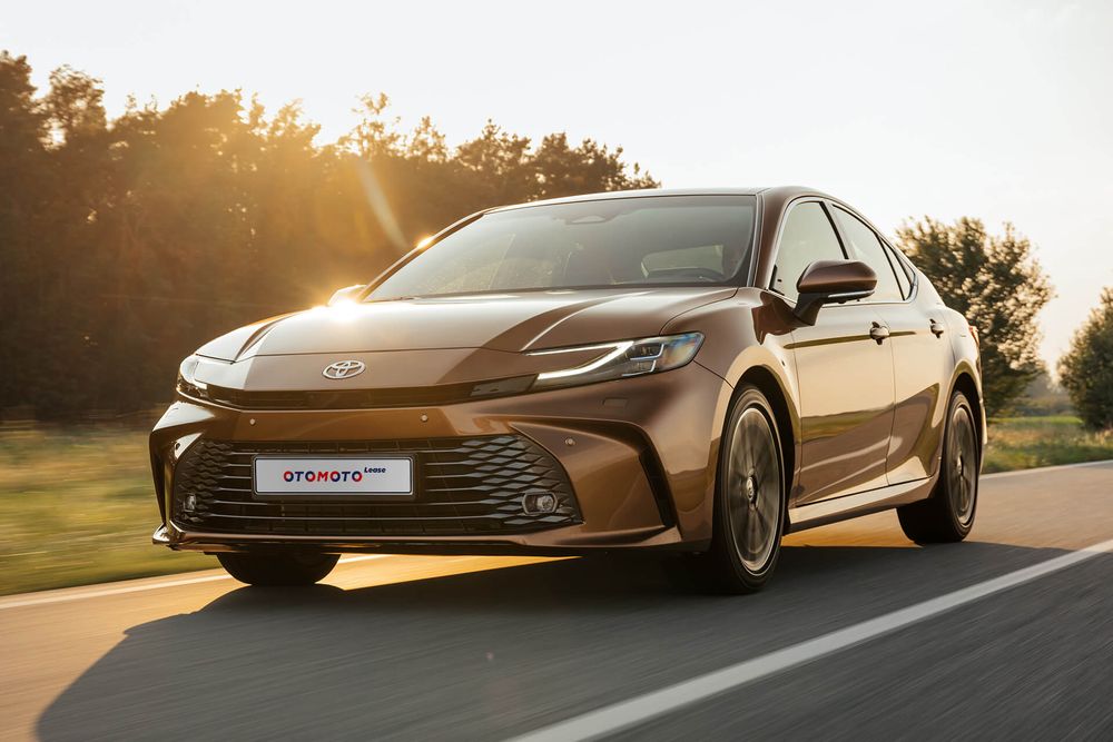 TOYOTA Camry Sedan