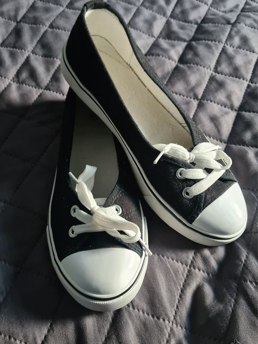 Sprzedam damskie tenisowki 35,5