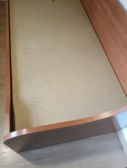 Cama solteiro em bom estado
