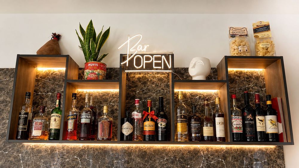 Armário de Parede em Madeira – Ideal para Restaurante, Bar ou Café