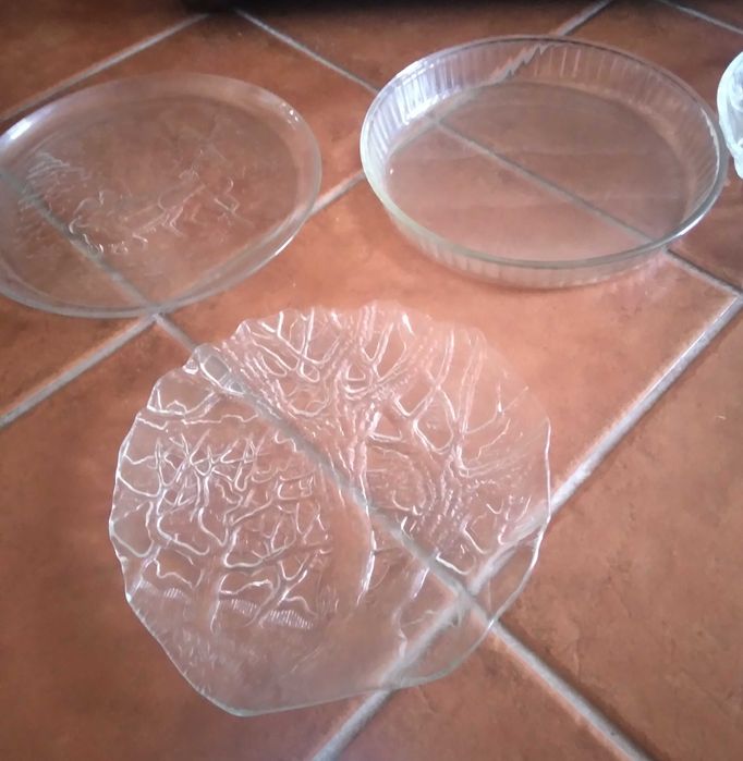 Pratos de bolos e decorativos,2 eur unidade