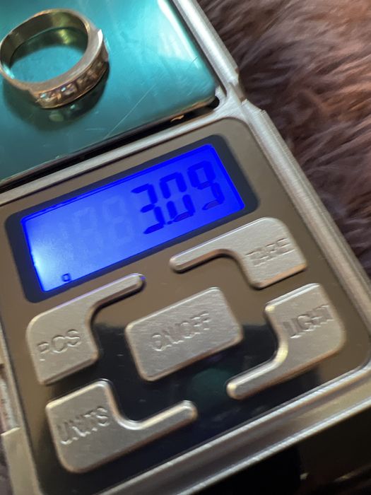 Srebrny pierścionek obrączka z cyrkoniami