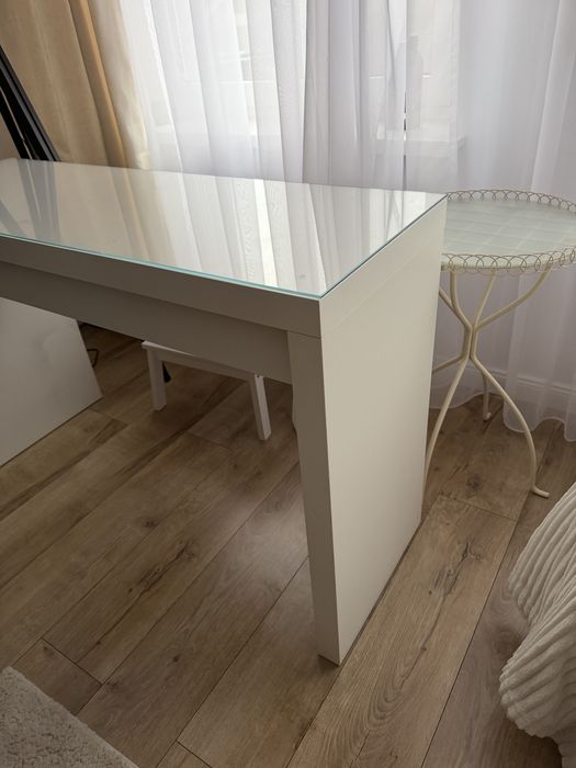 Toaletka ikea malm z szklanym blatem