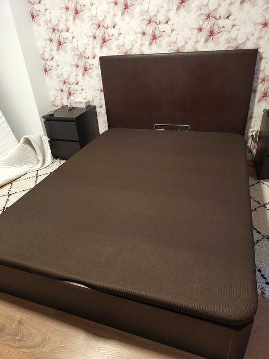 Cama casal com cabeceira usada