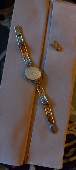 Relógio SAINT HONORE feminino, dourado - Super elegante