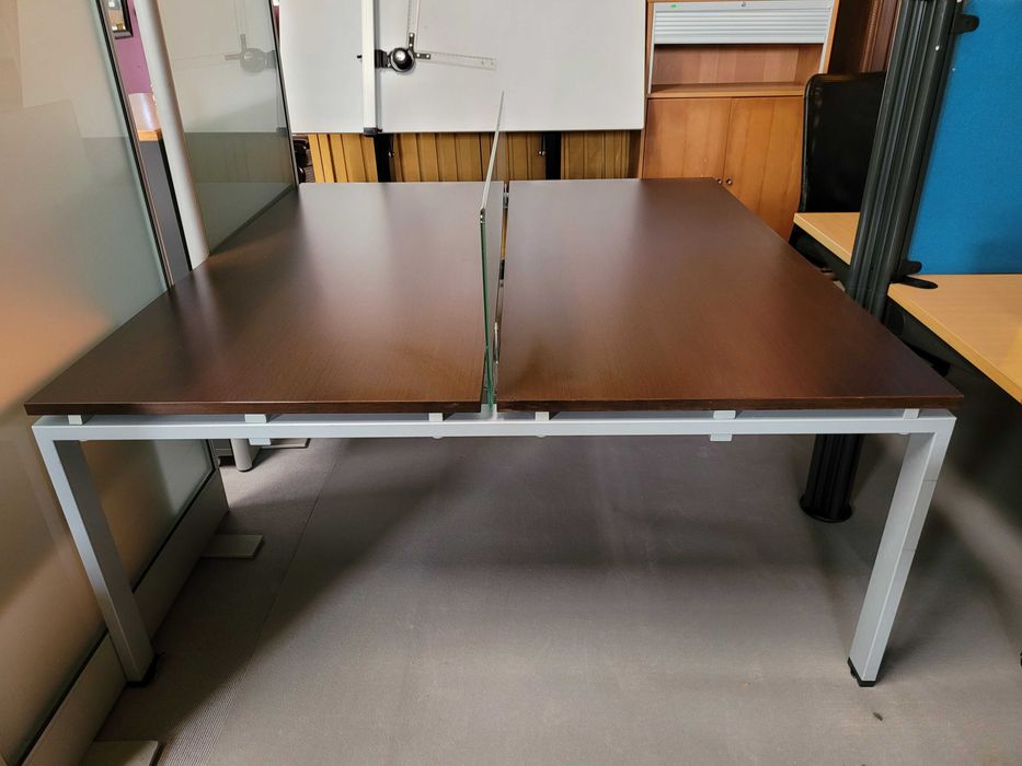 Secretária dupla com separador em vidro - Muito bom estado geral