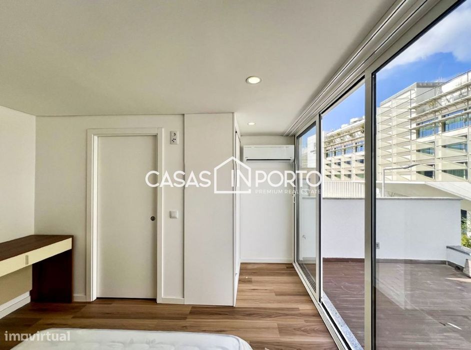 Moradia Triplex T2 com Terraço - Junto à Lapa, Porto
