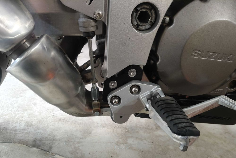 Obniżenie podnóżków Suzuki V Strom DL 650 DL 1000 KLV 1000