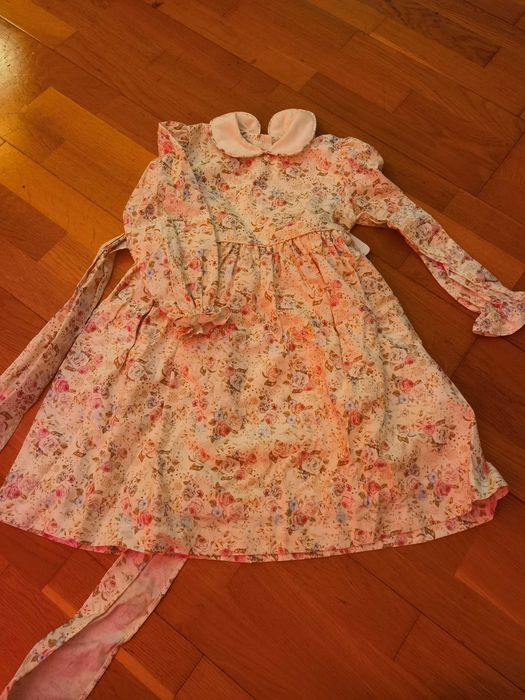NOVO Vestido branco com flores - pó de talco