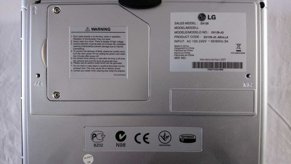 (Ref: MC#008) Réctro-Projector Home Cinema DX125 DLP + Mala de Transp.