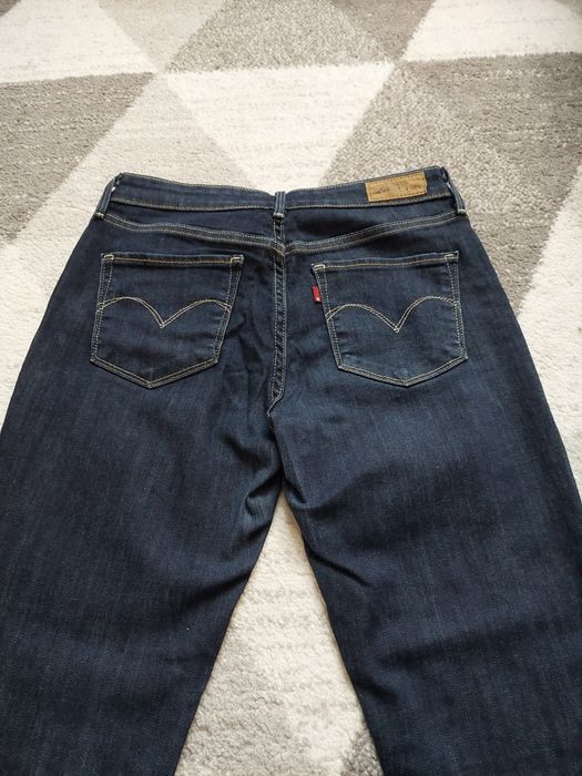 Jeansy Levi Strauss 28 demi curve