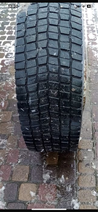 Запасне колесо до вантажівки