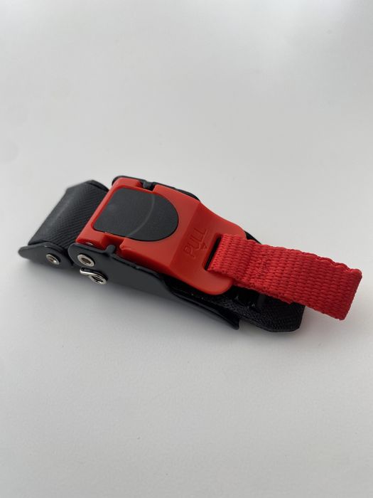 Fivela para capacete