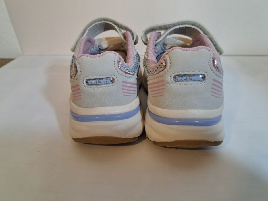 Ténis Kelme N°23 - Lefties
25€

Usados apenas umas horas.
Motivo