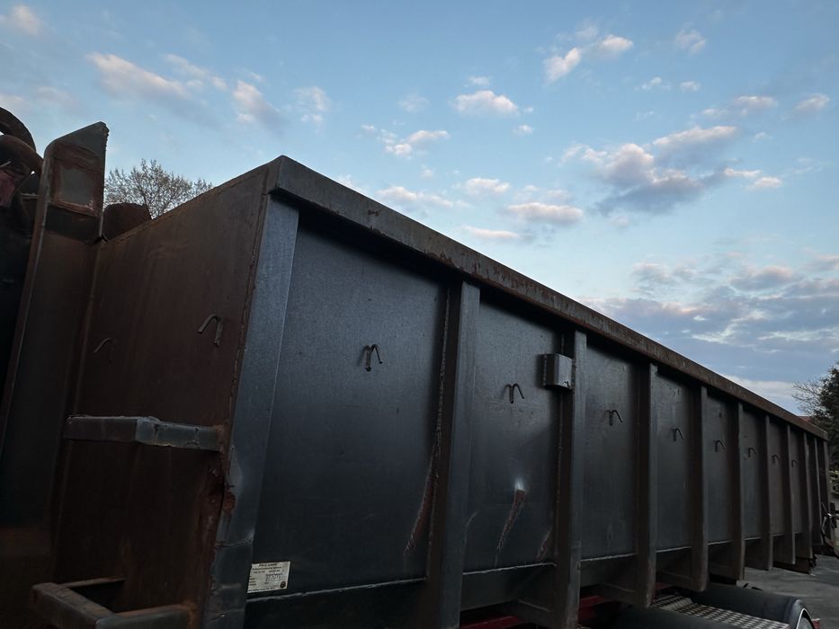 Kontener Hakowiec  na odpady złom