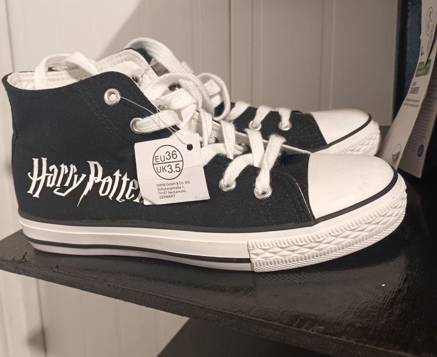 Спортивне взуття