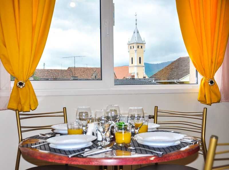 Центр. Подобово. Світло є завжди.Велика 1-кімнатна квартира.