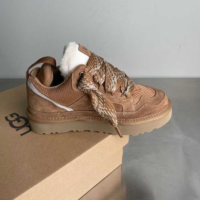 UGG Lowmel Sand r.39