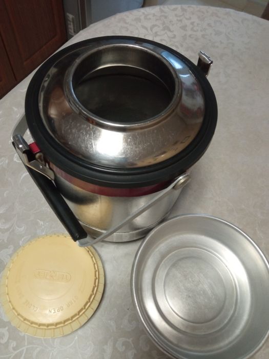 Термос  для їжі .