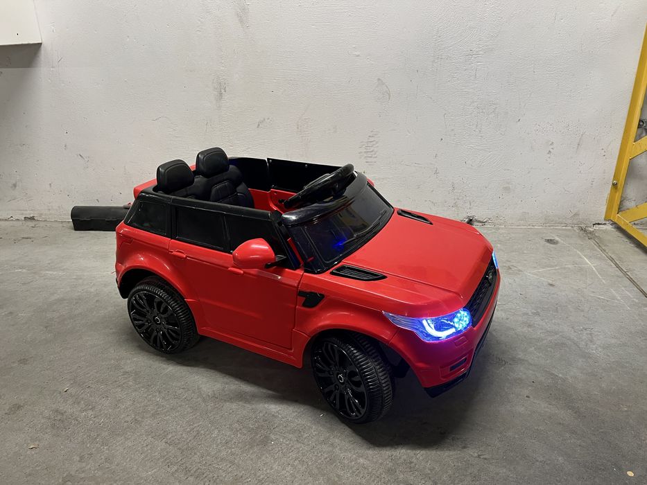 Samochód na akumulator Landrover. Pilot.Auto