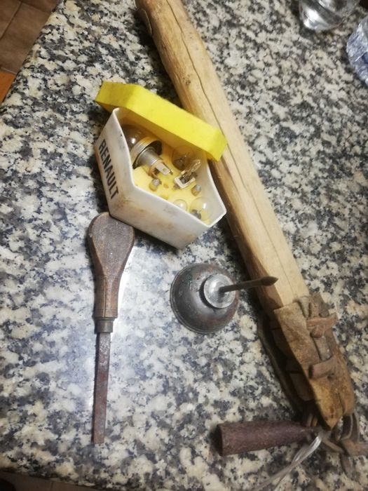 Peças decoração entre outras coisas. Antiguidades