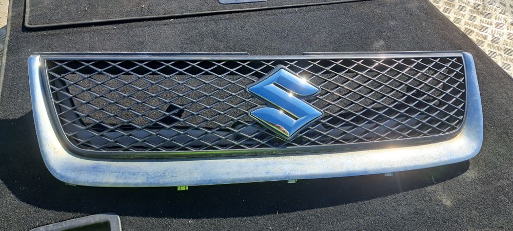 Suzuki Grand Vitara 2 grill atrapa