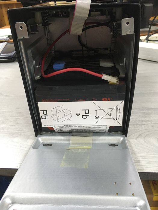 ДБЖ APC Smart-UPS 1000VA LCD (SMT1000I) з акумуляторами (чистий синус)
